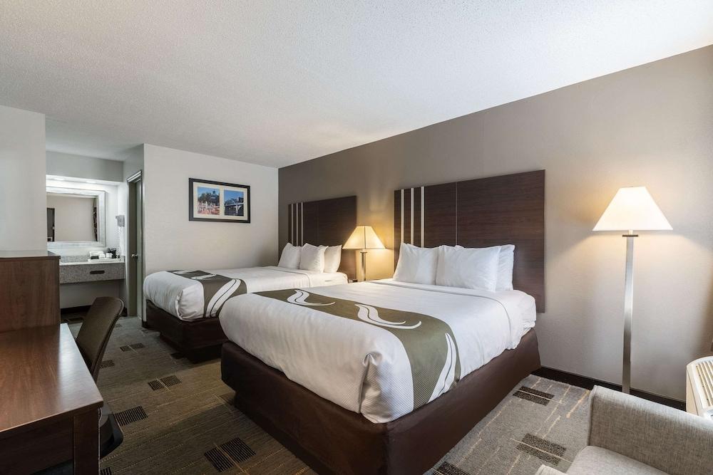 Quality Inn Cleveland North photo 17