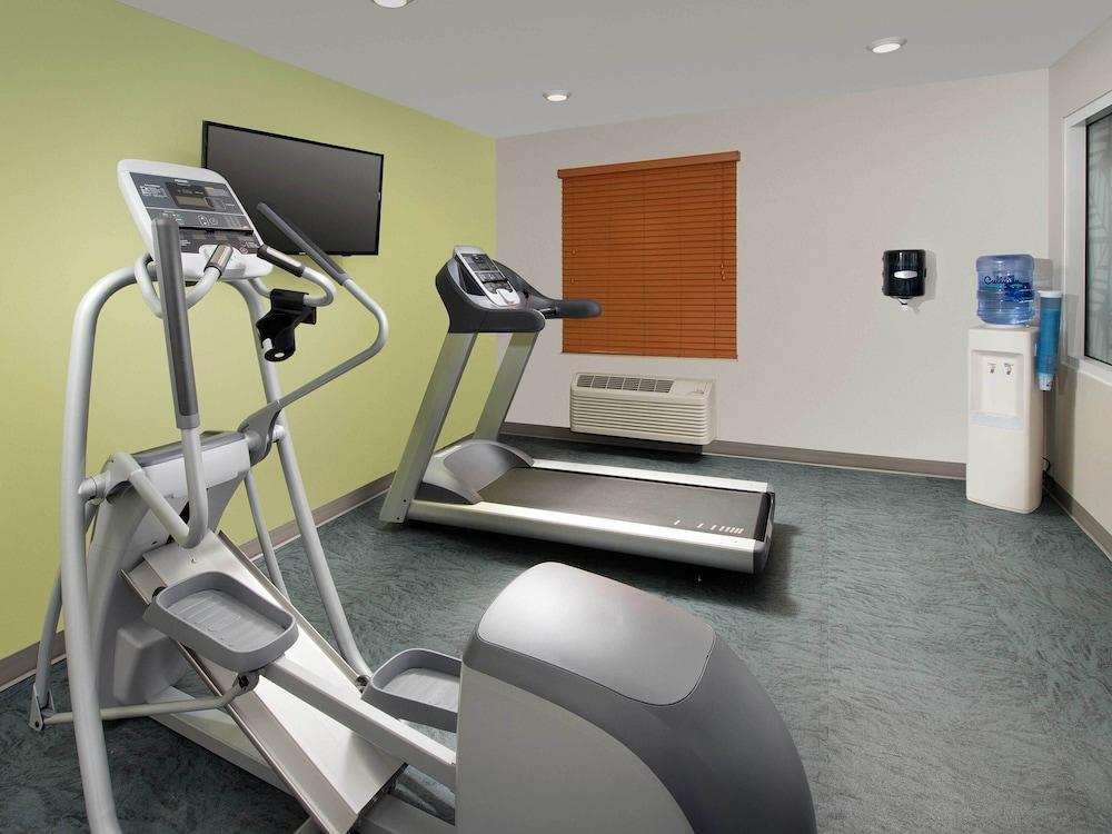 WoodSpring Suites Brownsville photo 24