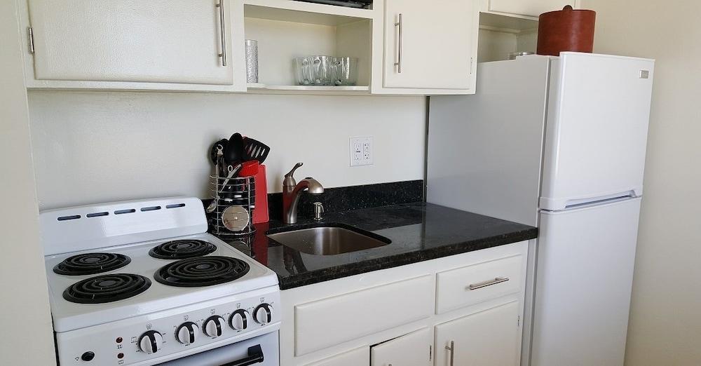 Le Cabanon Motel photo 38