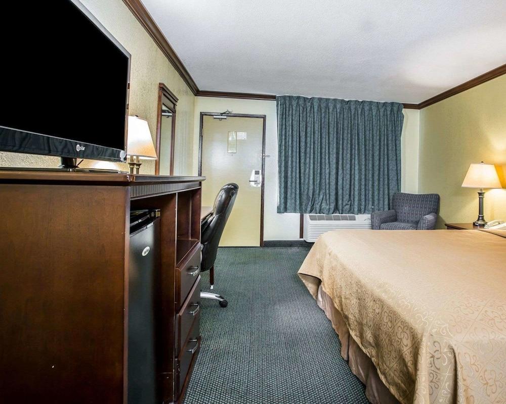 Quality Inn San Diego I-5 Naval Base photo 28