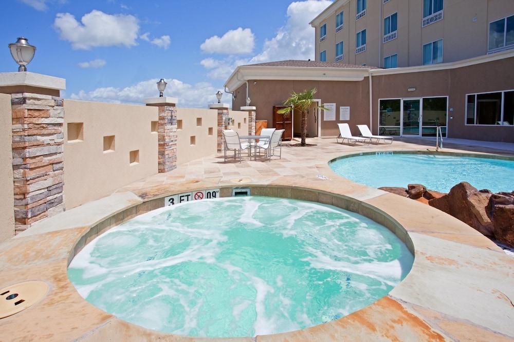 Holiday Inn Express Hotel & Suites - Houston Space Center by IHG photo 18