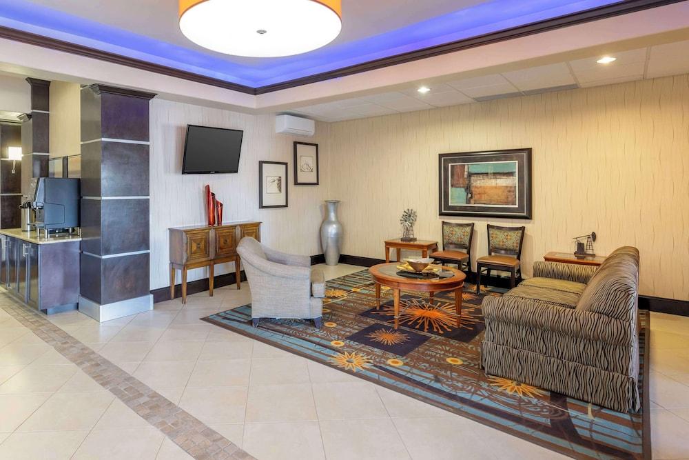 Best Western Plus Midland Suites photo 30