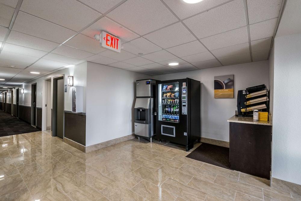 Motel 6 Peoria, IL photo 34