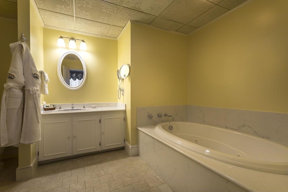 Stafford's Bay View Inn photo 31