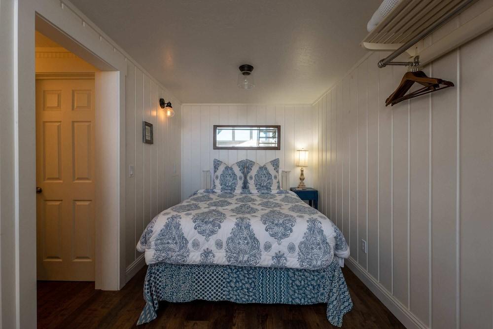 Bandon Marina Inn photo 26