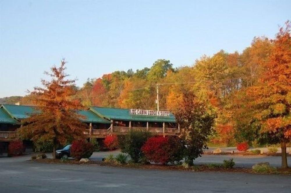 Log Cabin Lodge & Suites photo 14