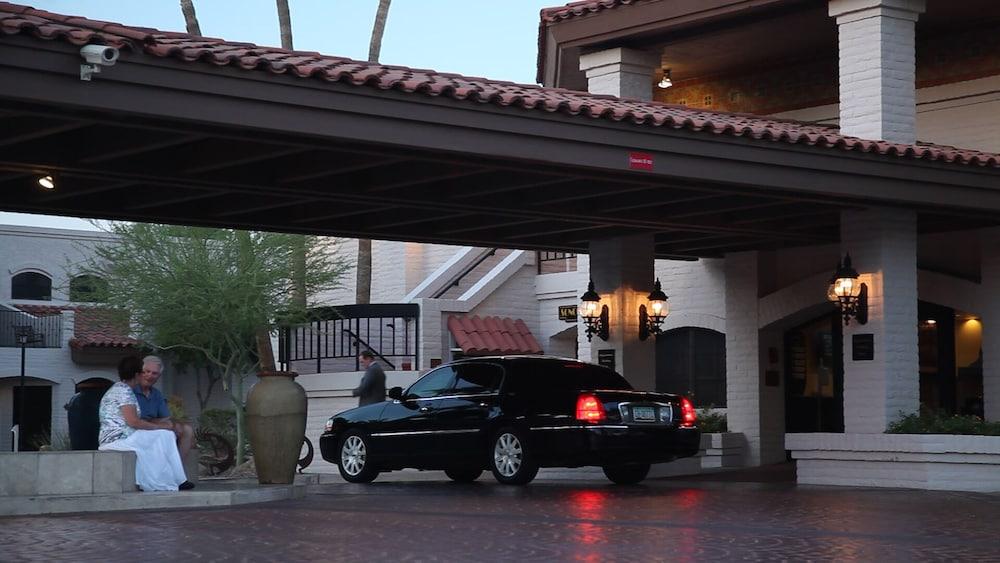 Getaways at Scottsdale Camelback photo 5