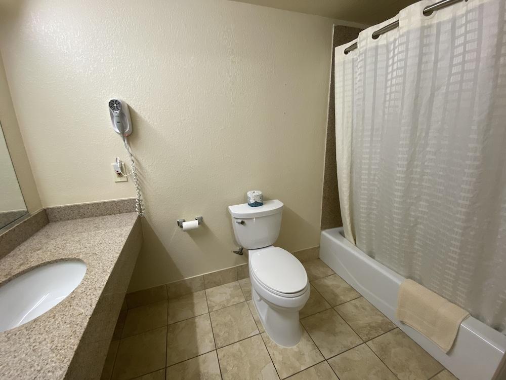 Lodge Inn photo 21