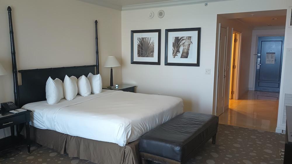 Private Residences at the Atlantic Resort and Spa photo 40