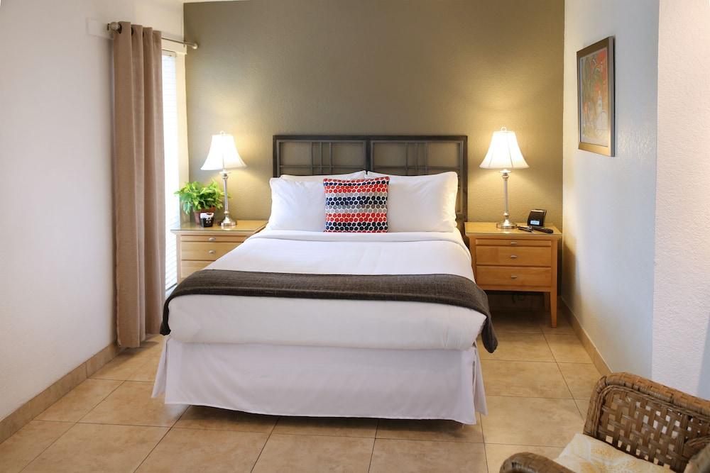 The Cabanas Guesthouse & Spa - Caters to Gay Men photo 9