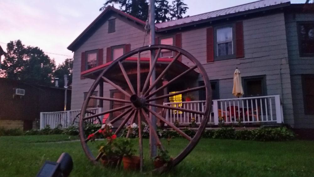 The Wheelhouse Inn — hotel in Pine Hill