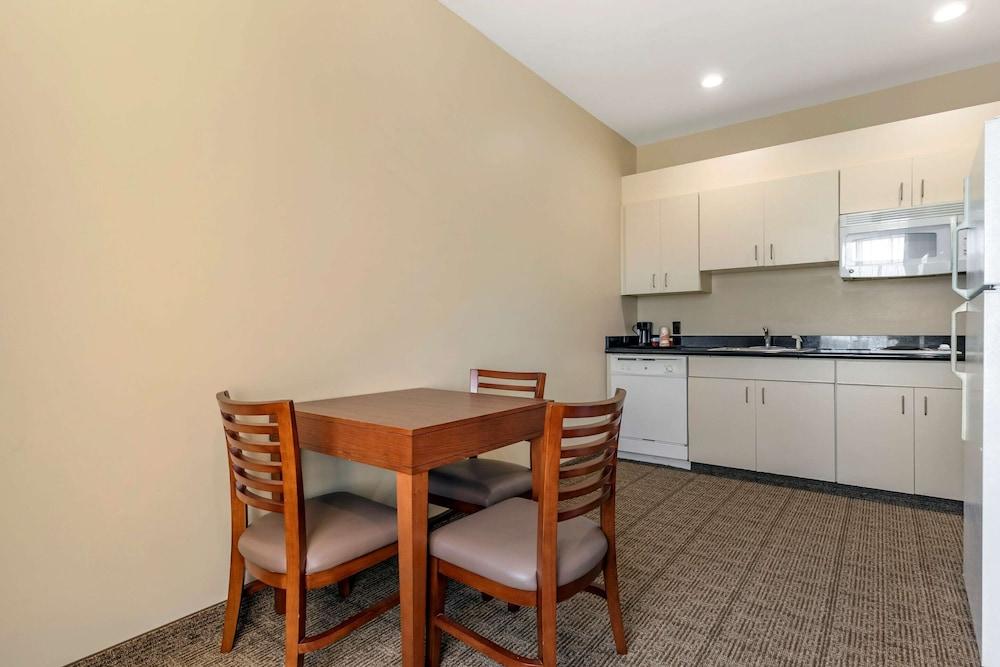 Comfort Inn & Suites Orangeburg photo 11