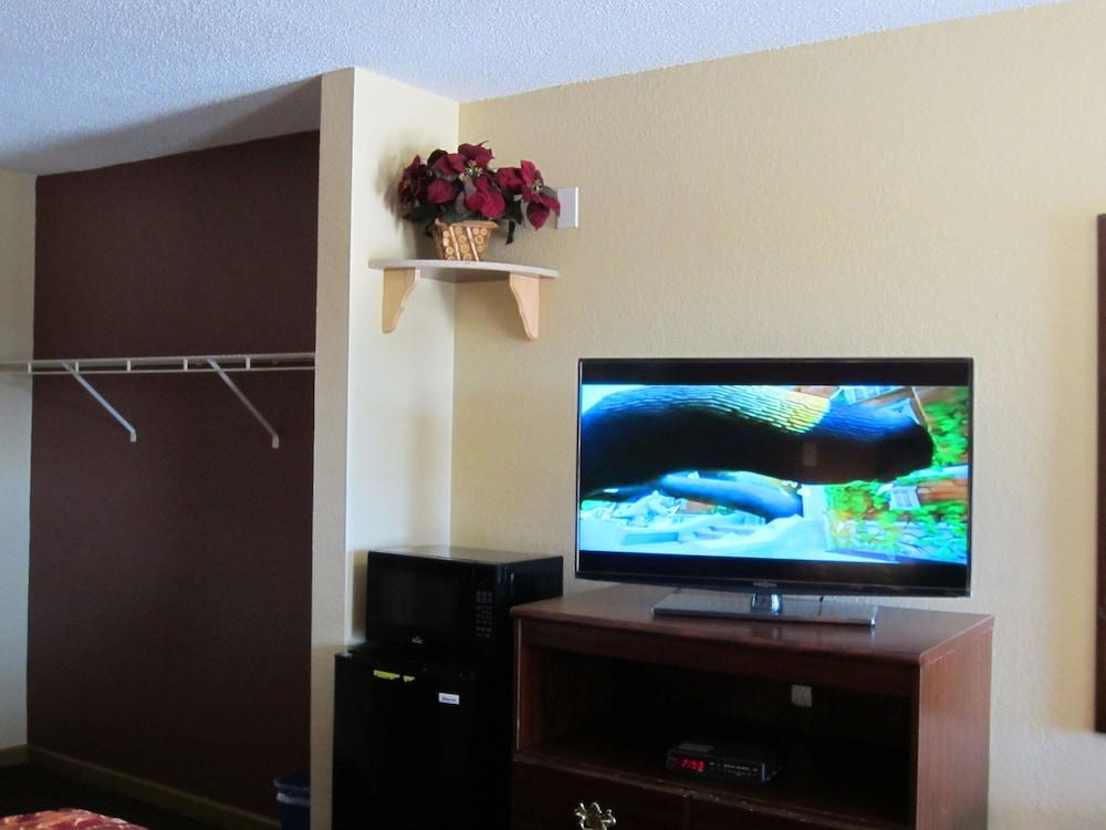 First Western Inn photo 9