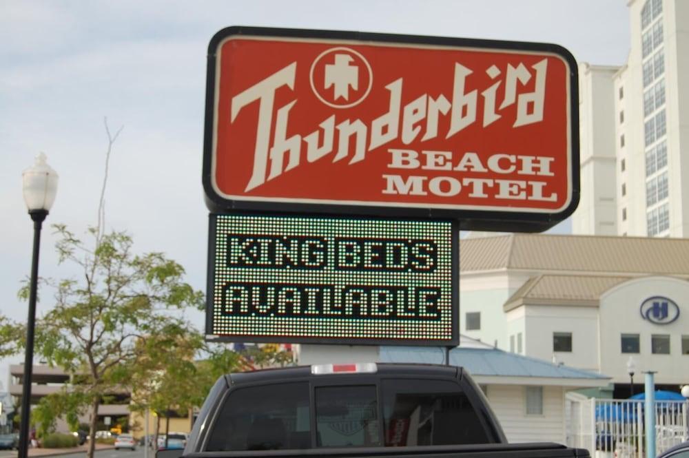 Thunderbird Beach Motel photo 13