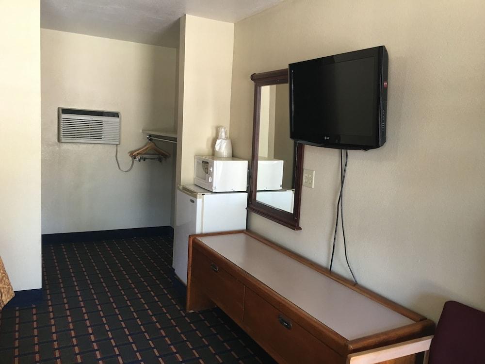 Best Value Inn Motel Sandusky photo 49