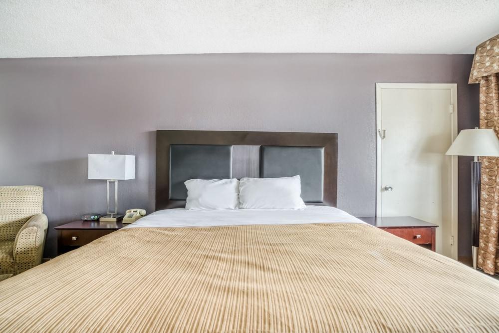 OYO Hotel Alexandria LA - Hwy 165 photo 19