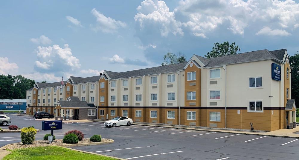 Microtel Inn & Suites by Wyndham Charleston WV photo 31