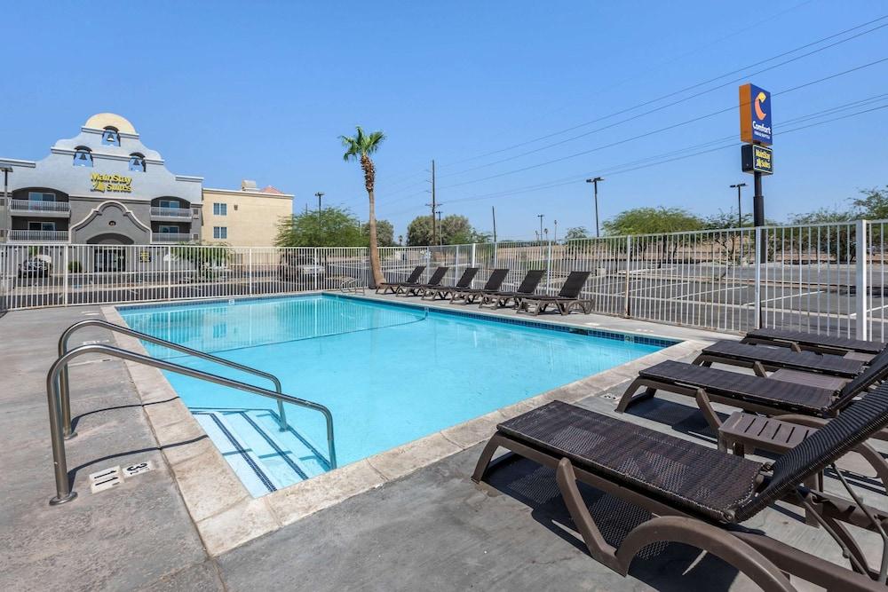 Comfort Inn & Suites El Centro I - 8 photo 11