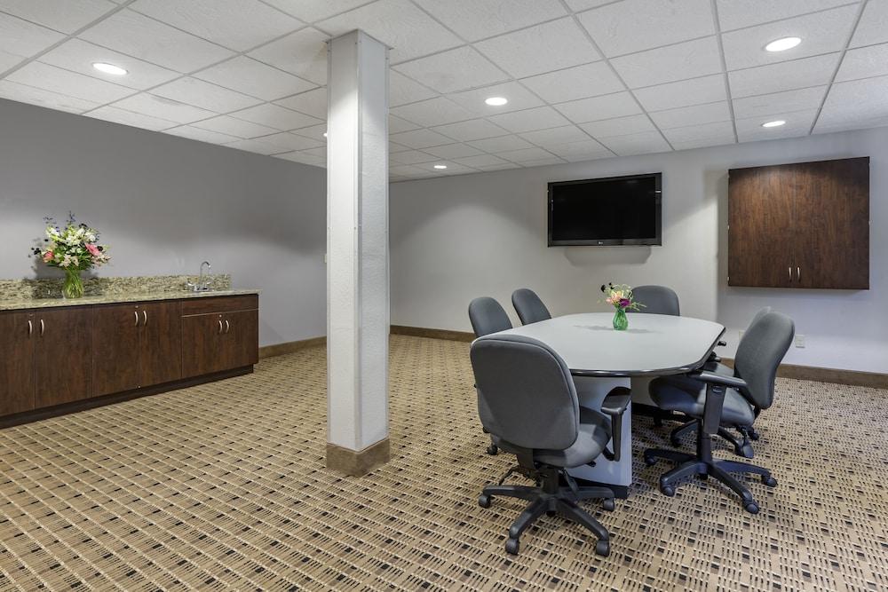 Microtel Inn & Suites By Wyndham Sylva Dillsboro Area photo 25