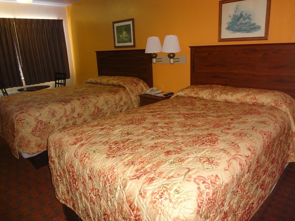 Antlers Inn photo 2
