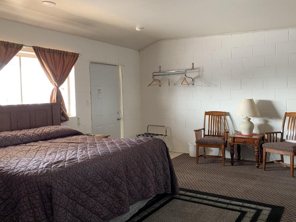 Thunderbird Motel photo 19