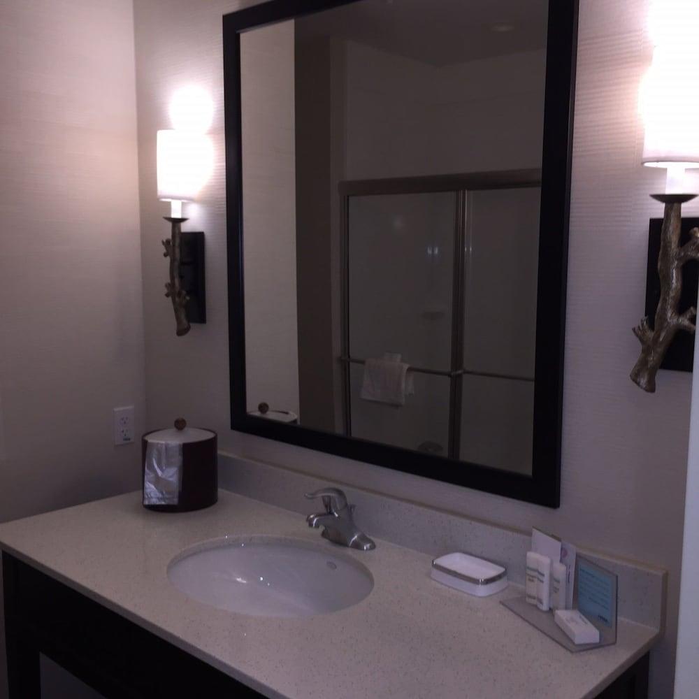 Hampton Inn & Suites Stroudsburg Pocono Mountains photo 21