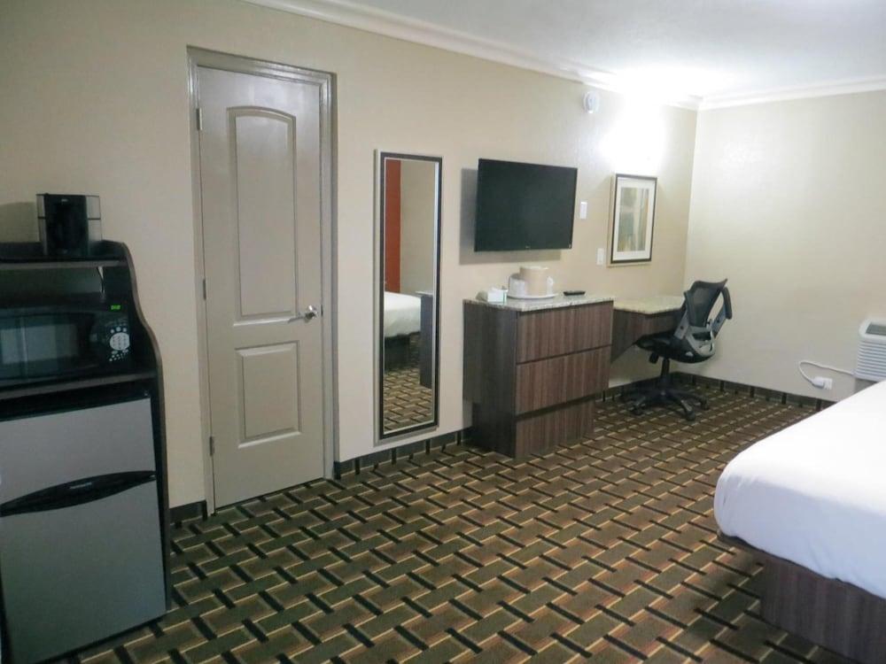 Budget Inn photo 9