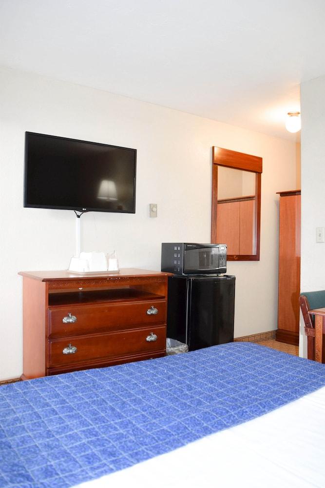 Knights Inn North Attleboro photo 18