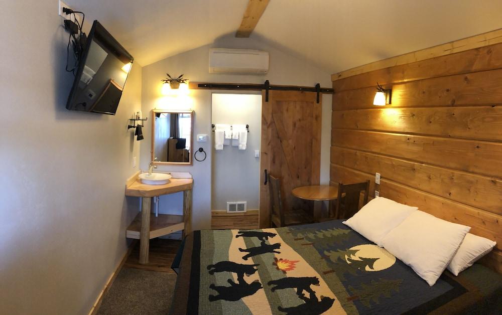 The Historic Madison Hotel Motel photo 17