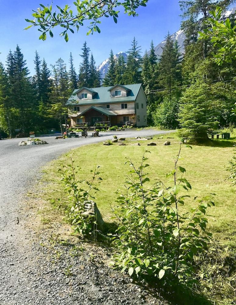 Twin Peaks Lodge and RV Park photo 43