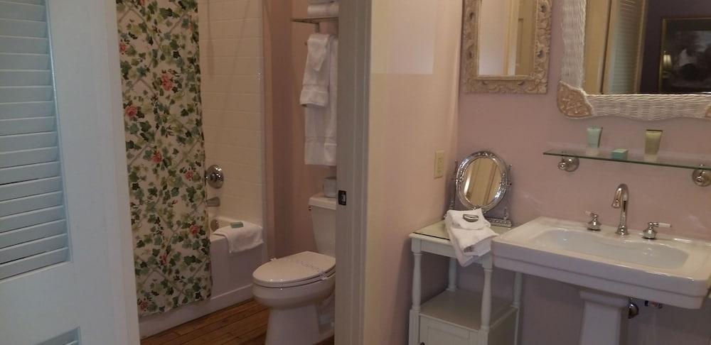 Downtown Guest Quarters Hotel photo 32
