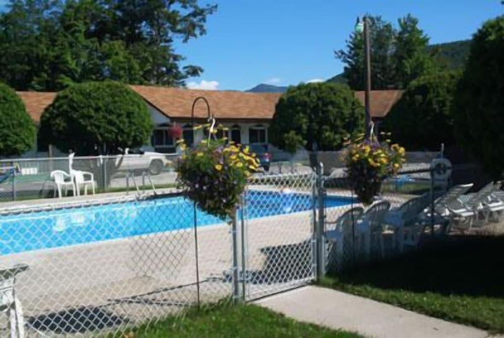 Moose Brook Motel photo 6