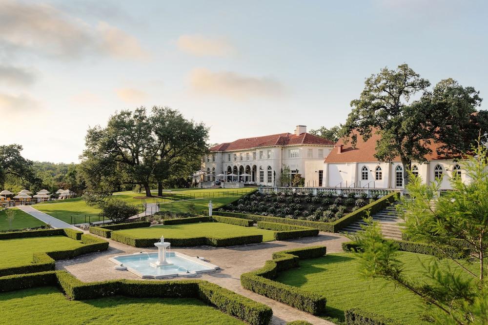 Commodore Perry Estate, Auberge Collection photo 1