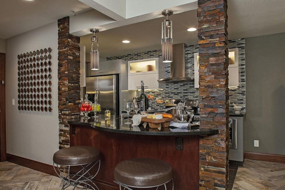 Holiday Inn Club Vacations at Desert Club Resort by IHG photo 7