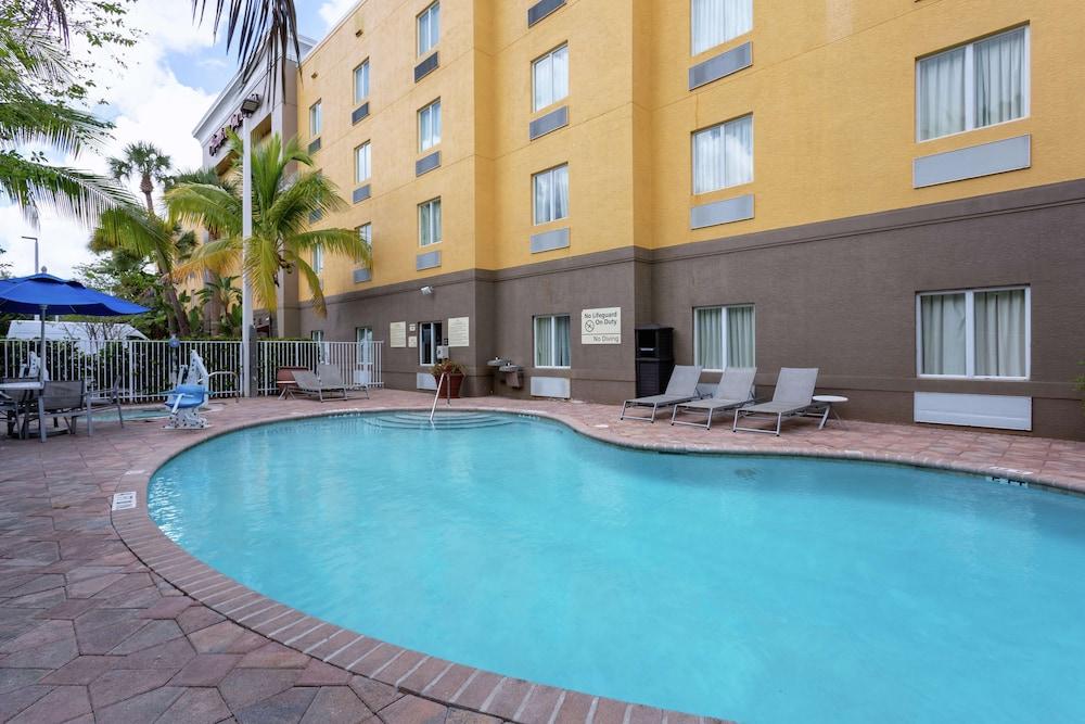 Hampton Inn & Suites Ft. Pierce photo 5