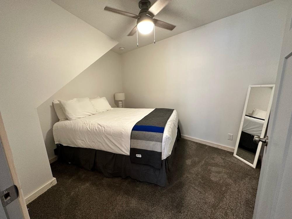 Manhattan Beach Lodge photo 16