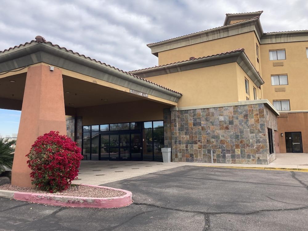 Fairfield by Marriott Inn & Suites Phoenix West Chandler photo 12
