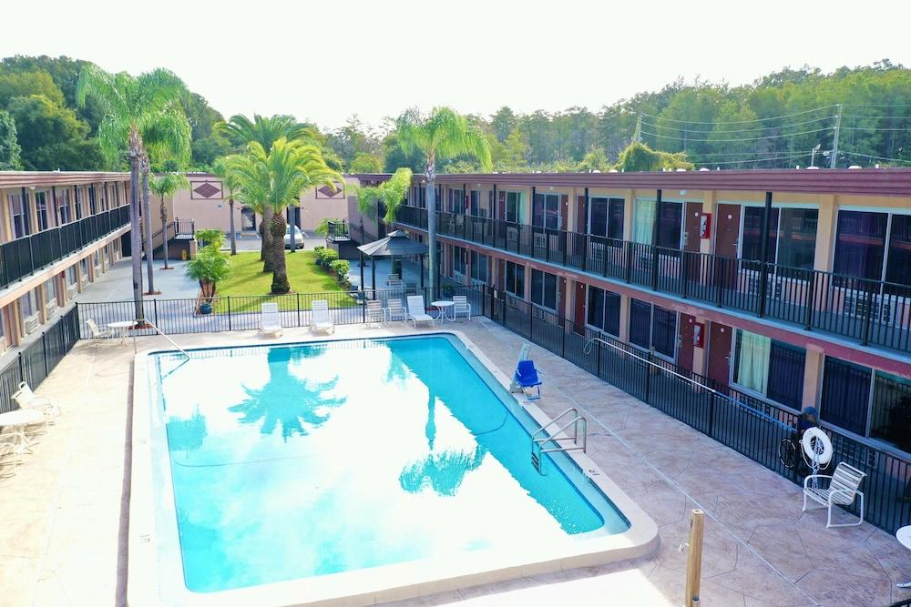 La Vista Inn photo 8