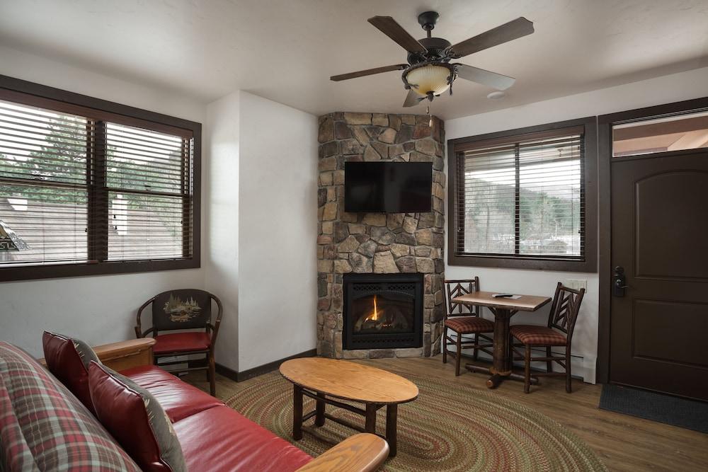 The Landing at Estes Park - Riverside Retreat photo 73