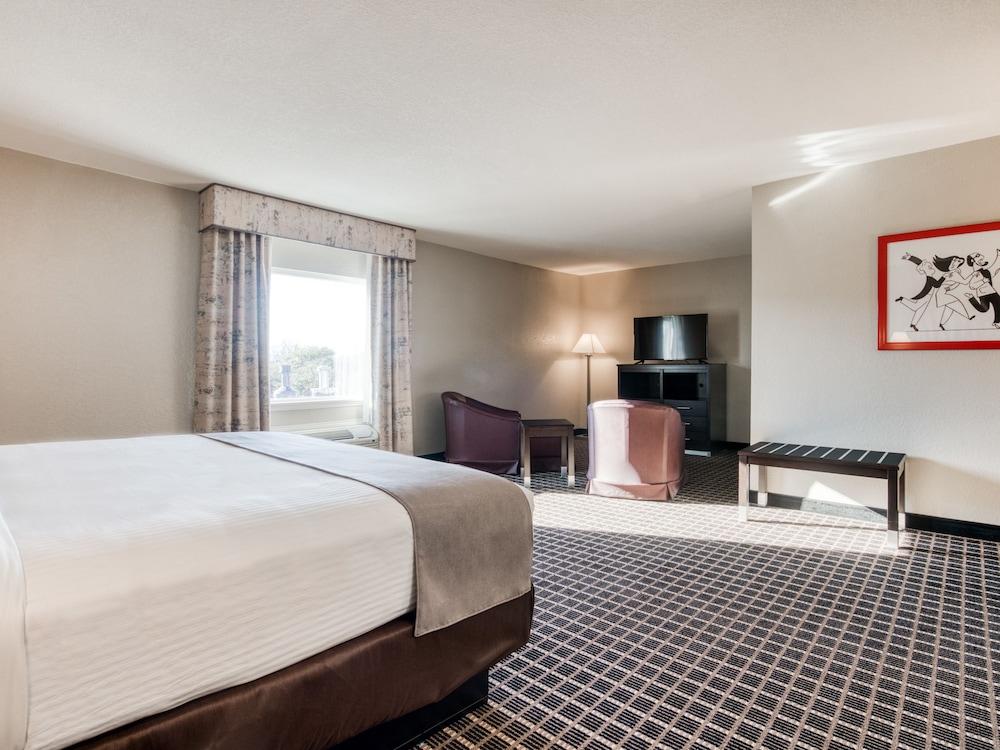 Alexis Hotel & Banquets Dallas Park Central Galleria photo 12