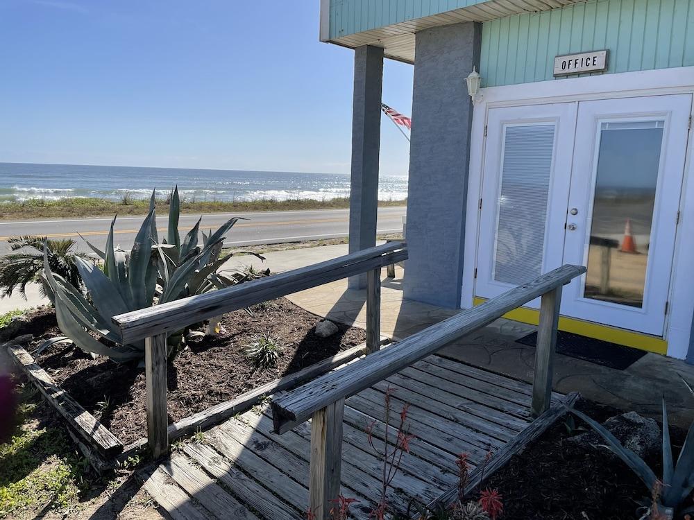 Beach Front Motel photo 15