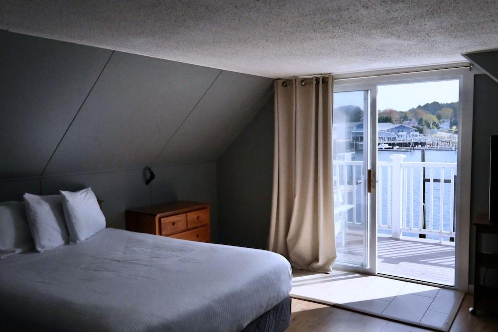 Fishermans Wharf Inn photo 26