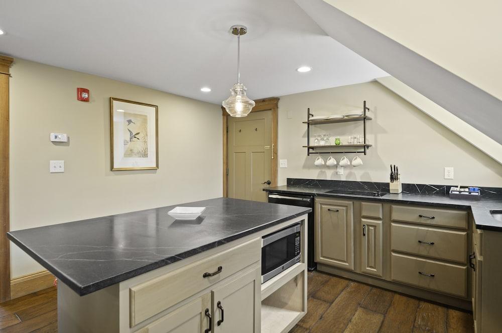 Brook Bound Inn photo 96