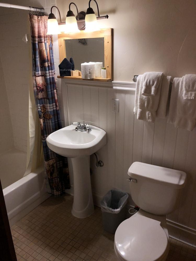 The Historic Madison Hotel Motel photo 36