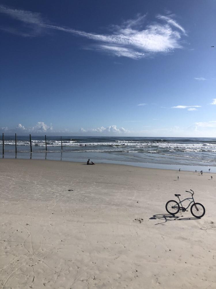 Beachside Hotel photo 32