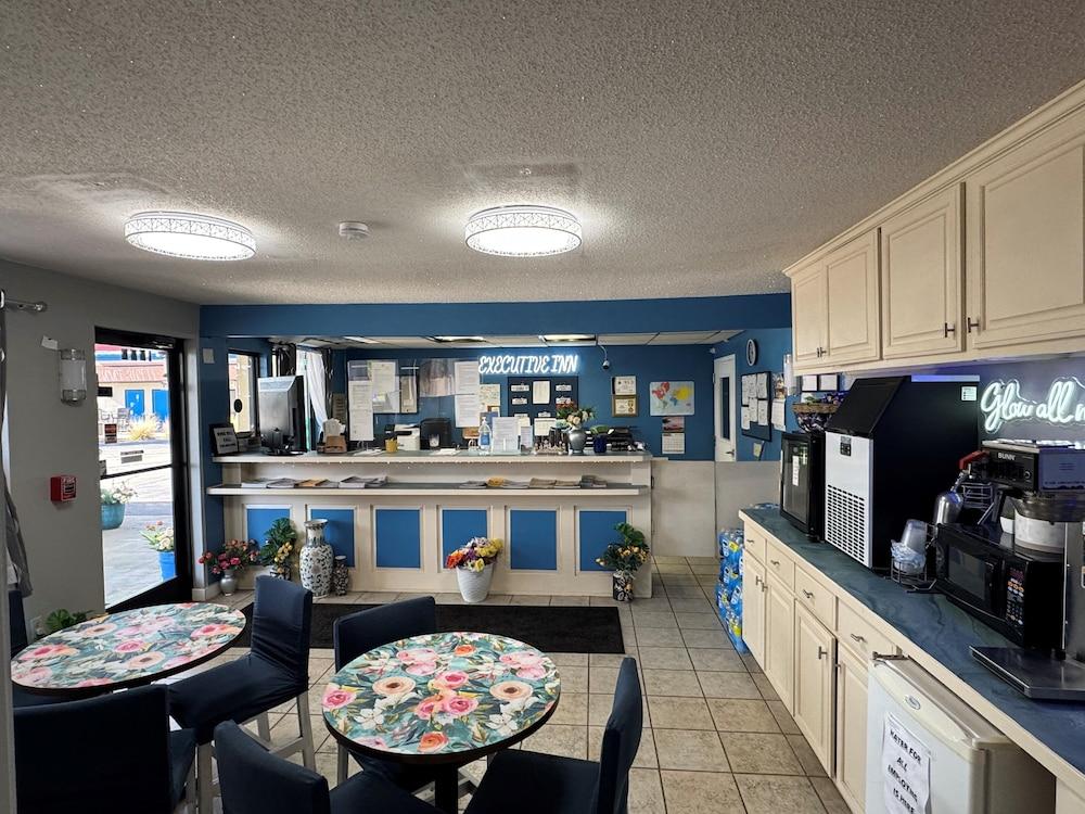 Executive Inn photo 4