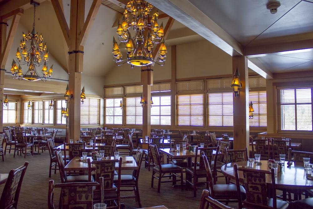 Old Faithful Snow Lodge & Cabins - Inside the Park photo 17