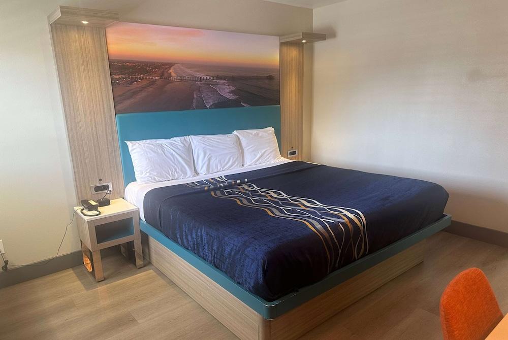 Super 8 by Wyndham Oceanside Downtown photo 15