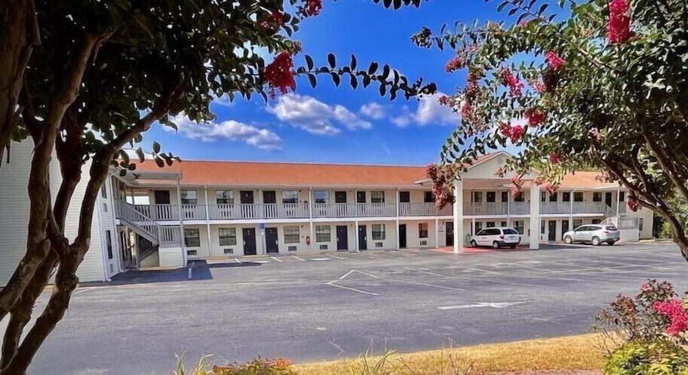 Sylvania Inn photo 3