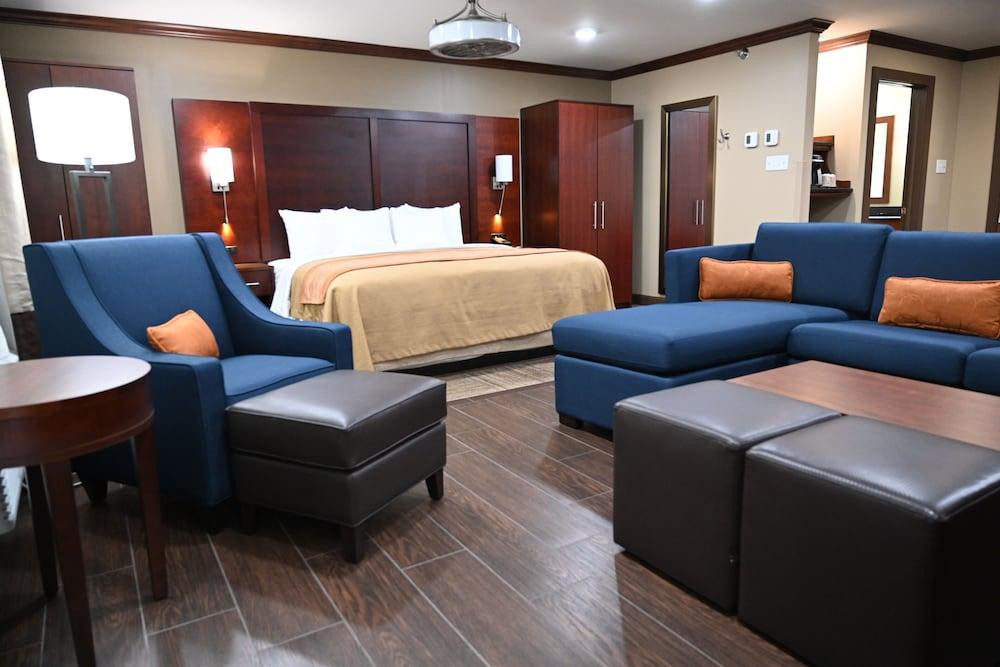 Giles Hotel Inn & Suites photo 12